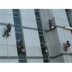 专业高效，焕新城市天际线——张家港芳旭保洁服务公司玻璃幕墙清洗与保洁服务全解析