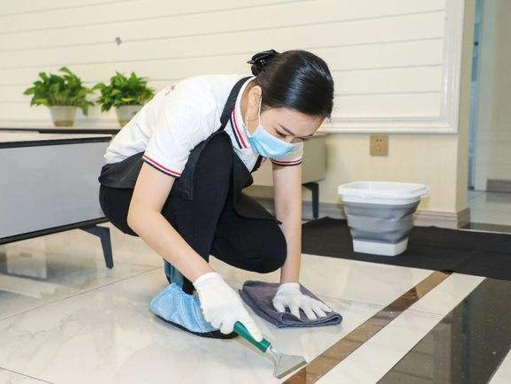 家庭保洁专业服务商 全方位清洁服务，让家焕然一新